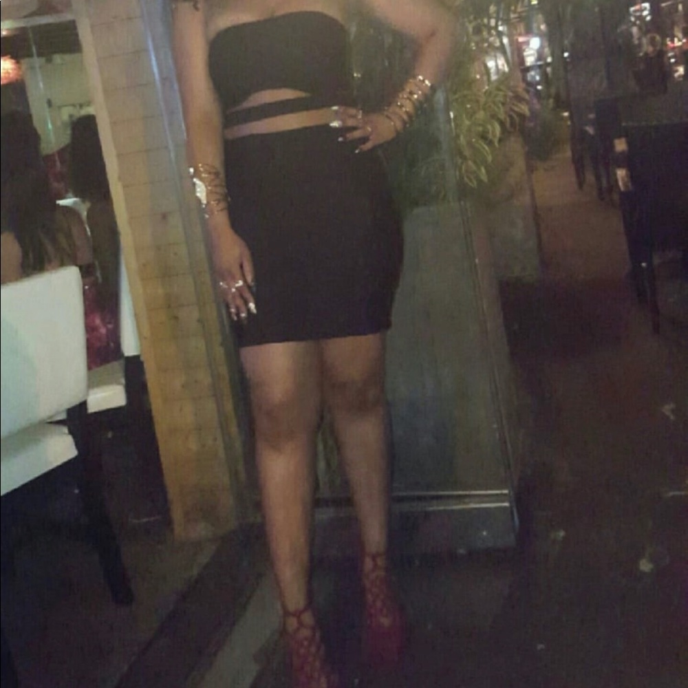 LITTLE BLACK DRESS SIZE MEDIUM